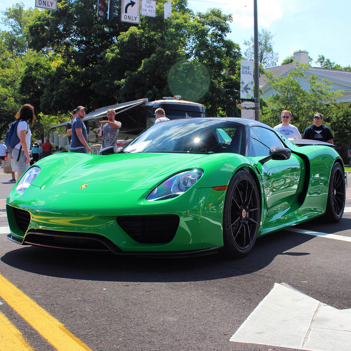 IndyCar coureur Graham Rahal ontvangt unieke Porsche 918 Spyder 