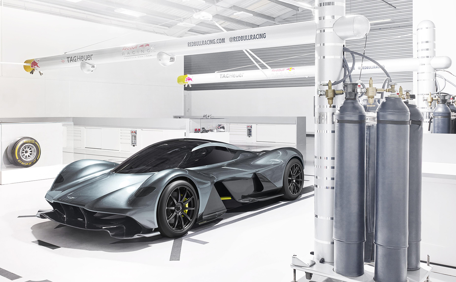 Hypercar door Aston Martin en Red Bull Racing: de AM-RB 001