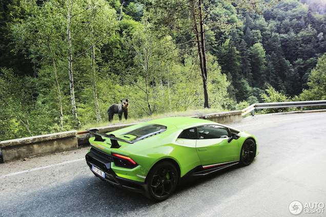 Lamborghini Huracán Performante gaat de Transfăgărașan te lijf