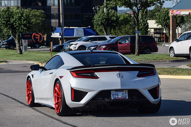 Acura NSX rolt lekker op HRE's