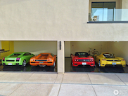 色彩缤纷： 超跑组成的梦想车房