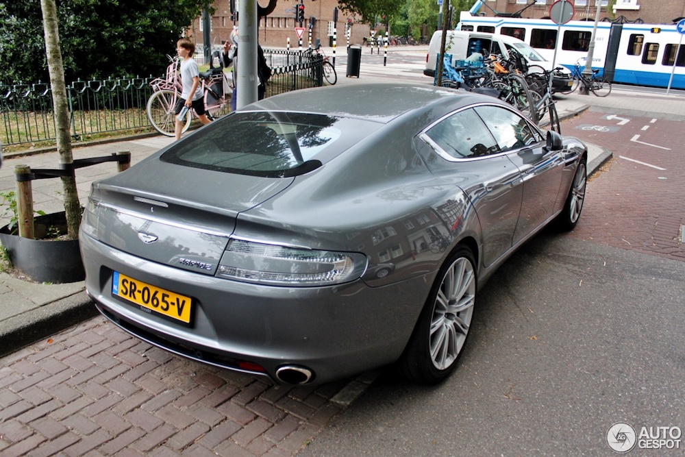 De Aston Martin Rapide is de gezinsauto die je wil hebben!