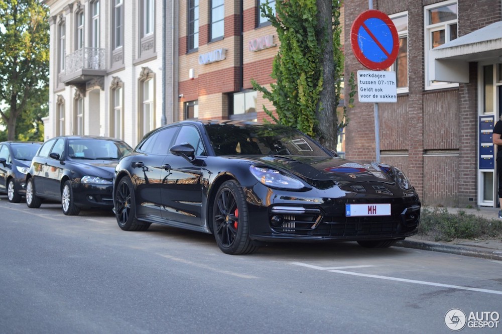 Spot van de dag: Porsche Panamera Sport Turismo met Mansory upgrades!