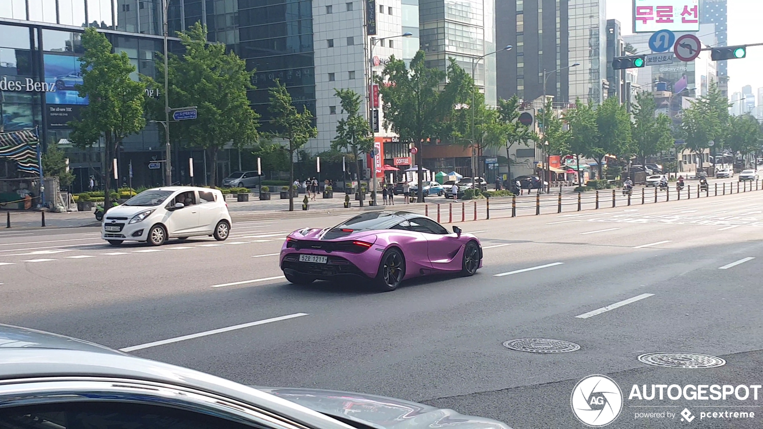 McLaren 720S is roze in Seoul