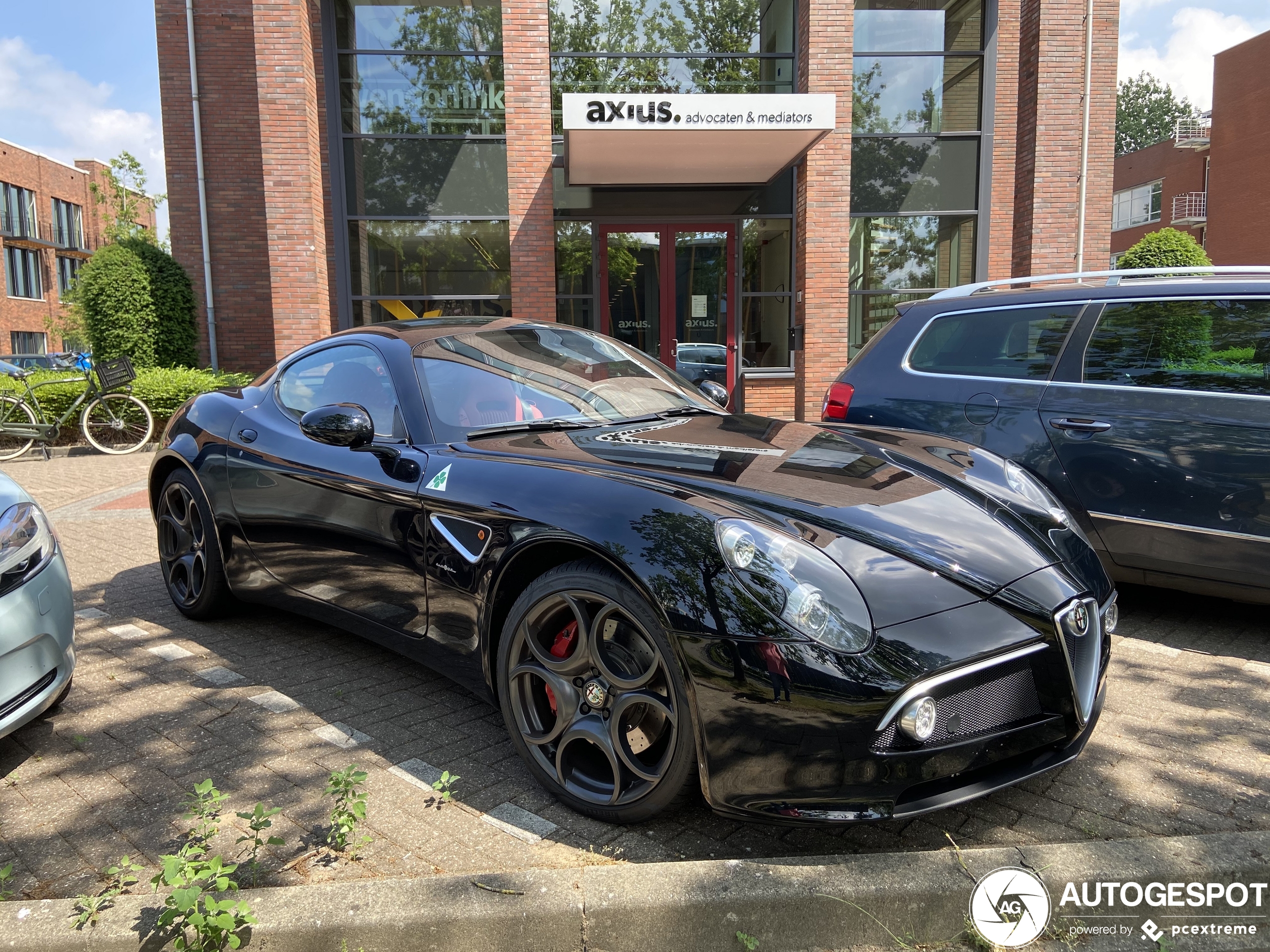 Nederland is weer een Alfa Romeo 8C Competizione rijker