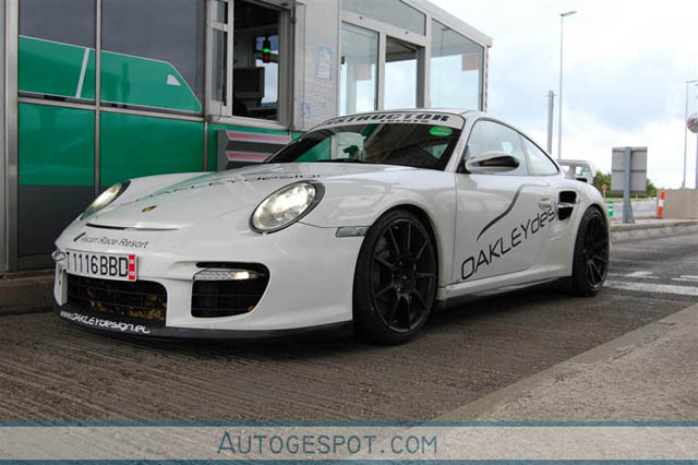 Gespot: Porsche 997 GT2 by Oakley Design