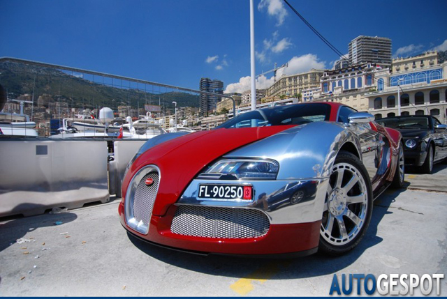 Gespot: Bugatti Veyron 16.4 Centenaire Edition "Rosso"