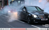 Filmpje: Mercedes-Benz C 63 AMG doet burn-out in hartje Londen