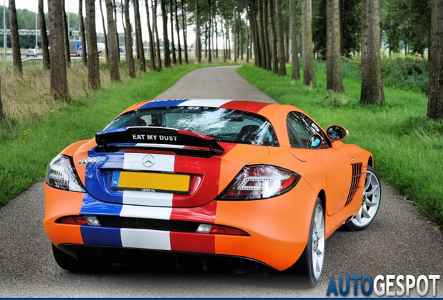 Strange sighting: Mercedes-Benz SLR McLaren in oranje sfeer