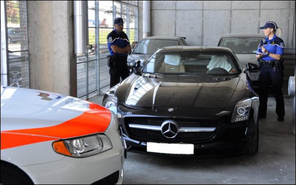 Mercedes-Benz SLS AMG in beslag genomen in Zwitserland