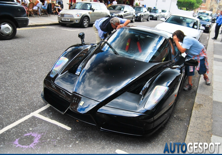 Spot van de dag: Ferrari Enzo Ferrari in hartje Londen