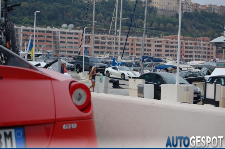 Gespot: twee Ferrari 599 GTO combo's