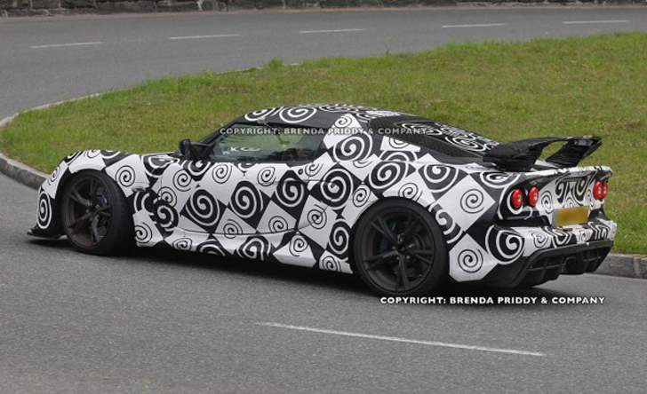 Lotus Exige 2013 met camouflage gesnapt