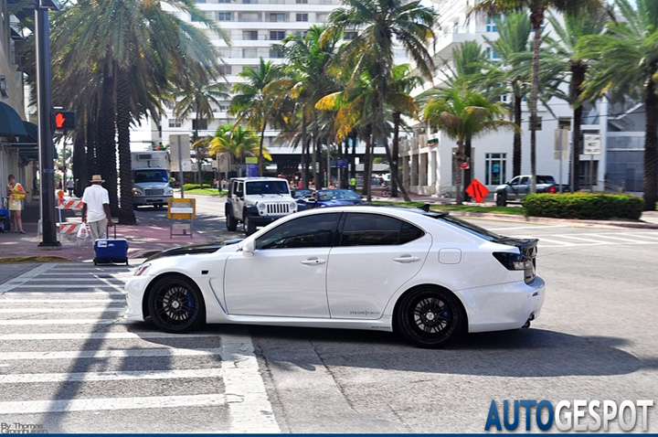 Gespot: fraai uitgevoerde Lexus IS-F in Miami Beach