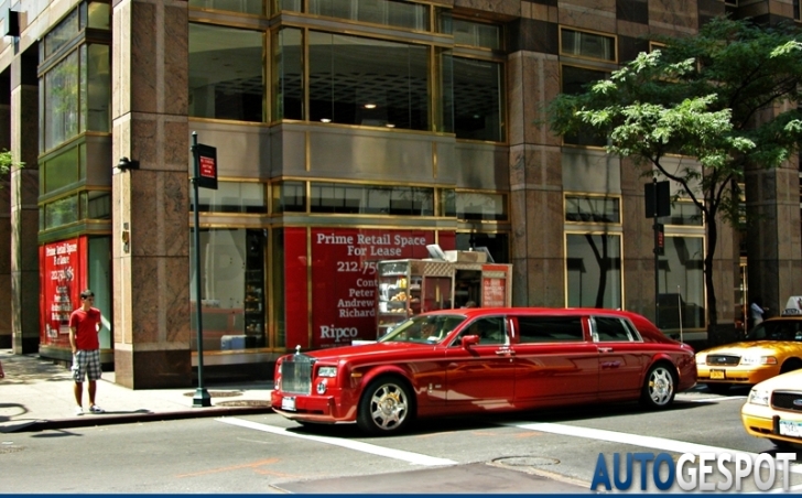 Gespot: Rolls-Royce Phantom Limousine