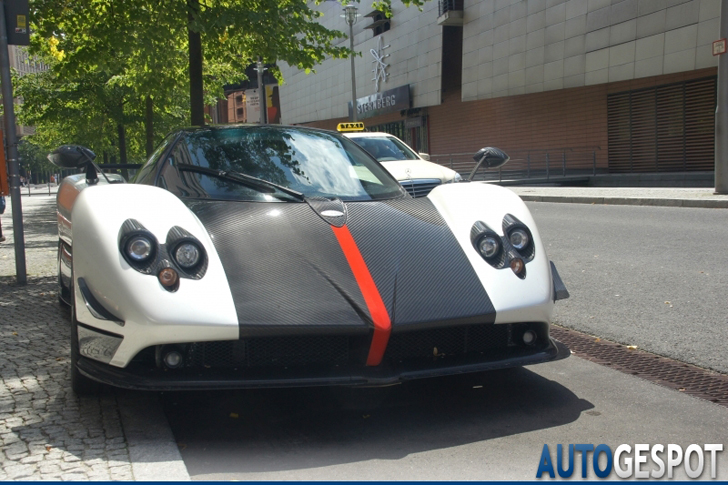 Topspot: Pagani Zonda Cinque Roadster