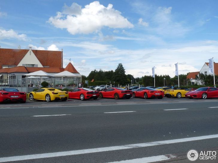 Spot van de dag: hele verzameling aan Ferrari's!