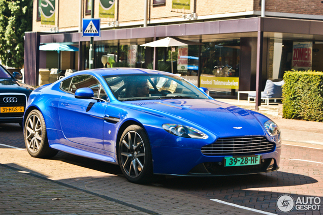 Spot van de dag: Aston Martin V8 Vantage S 