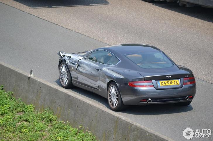 Aston Martin DB9 with heavy damage spotted