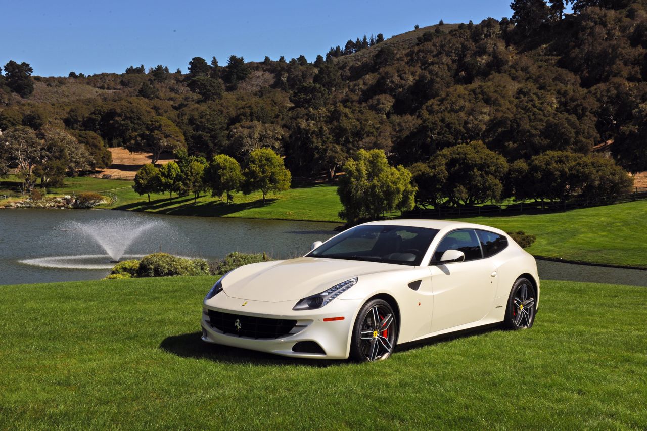 Professioneel golfer brengt kledingcollectie terug in Ferrari FF