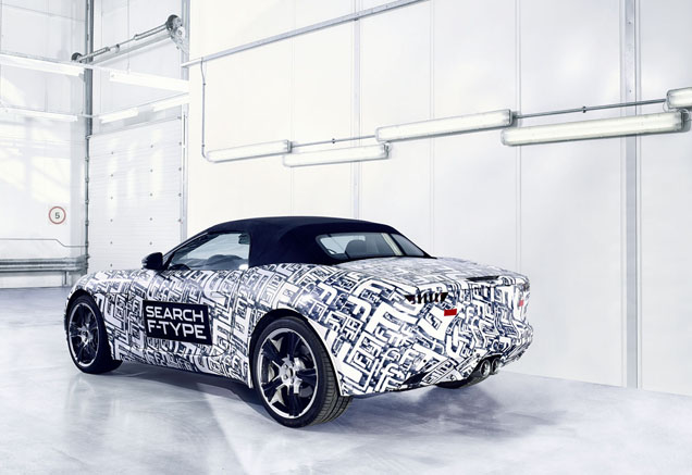 Nieuwe Jaguar F-Type te zien tijdens de show van Parijs