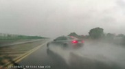 Video: BMW M3 crashes in the rain