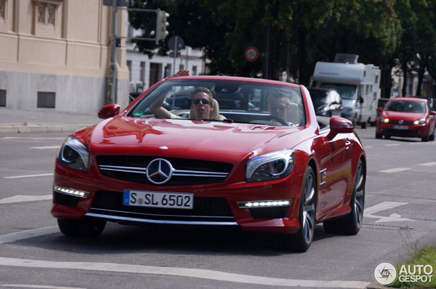 Gespot: asfaltbeul Mercedes-Benz SL 65 AMG R231