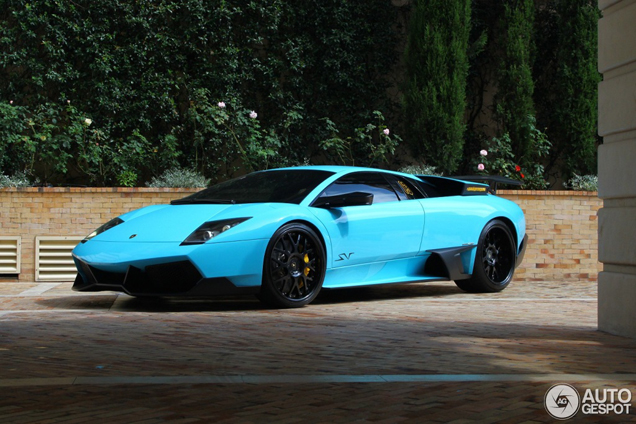 Rapper Timati showt zijn Lamborghini in Monaco