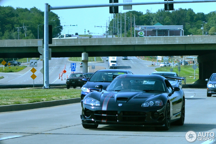 Zwarte magie: Dodge Viper Voodoo Edition gespot 