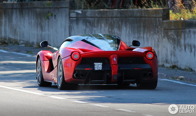 Spectacular LaFerrari without any camouflage!