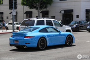 Il colore Mexico Blue sta bene sulla Porsche 991 Carrera S 