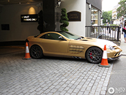 Una SLR color oro opaco appare a Londra!