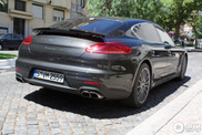 Stretched Panamera is only for a real boss