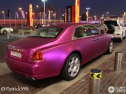 Rolls-Royce Ghost rosa mate en Dubái