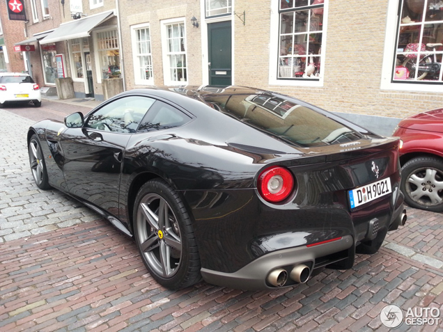 Spot van de dag: Ferrari F12berlinetta