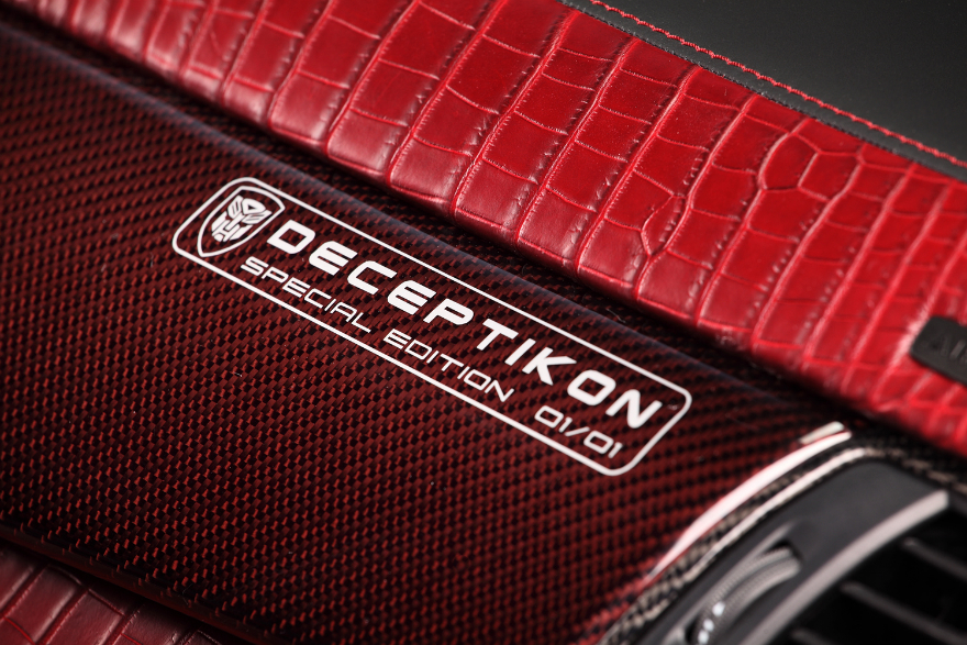 TopCar Inferno Deceptikon is full of crocodile leather