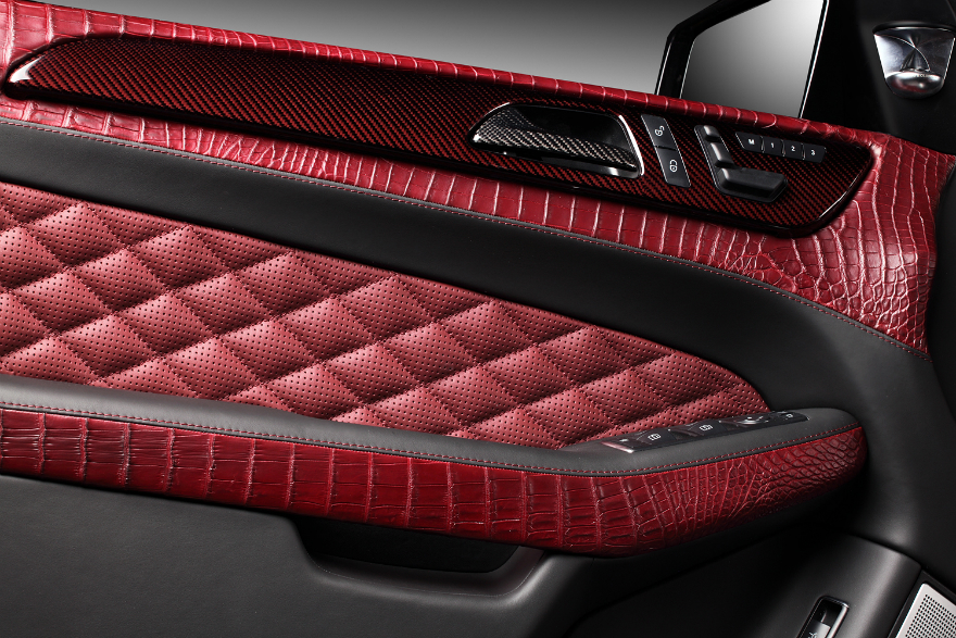 TopCar Inferno Deceptikon is full of crocodile leather