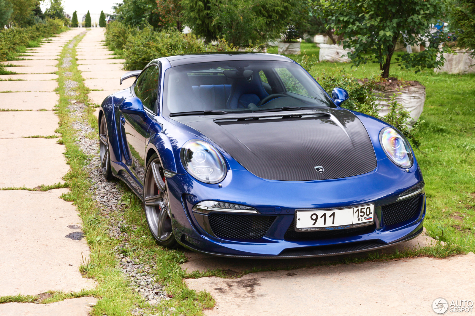 Op pad met een Russische laagvlieger: de TopCar Stinger