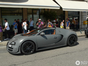Bellissima Veyron parcheggiata fuori il Four Season Hotel di Ginevra