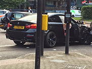 BMW M4 Coupé en 2-Serie rijden elkaar tot puin in Londen