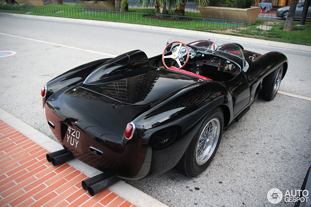 Een prachtige replica op basis van een Ferrari: de 250 Testa Rossa