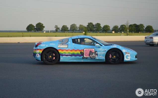 Deadmau5 moet Purrari ontdoen van wrap