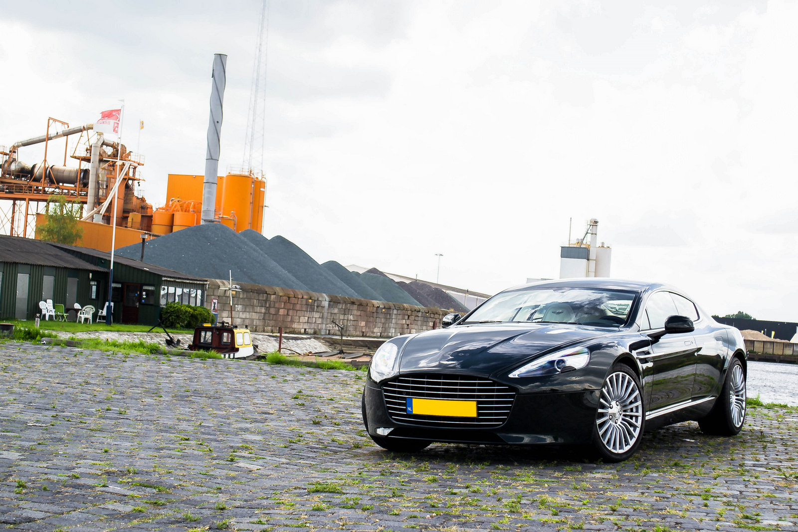 Fotoshoot: Aston Martin Rapide S in prachtig groen