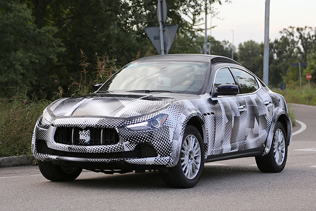 Maserati Levante verschuilt zich onder een Ghibli