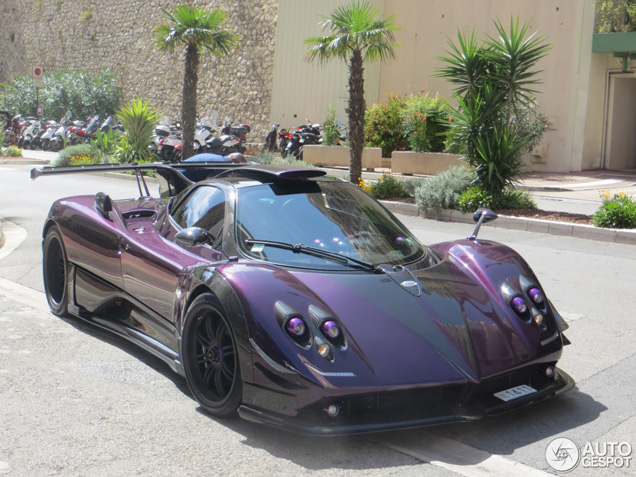 Lewis Hamilton zorgt voor symfonie met Pagani Zonda 760 LH