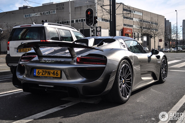 Spot van de dag: Porsche 918 Spyder Weissach Package