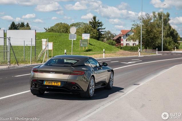 Gespot: Aston Martin DB11 