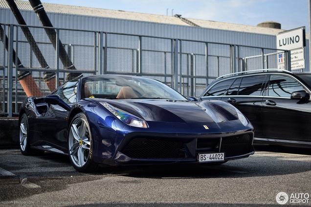 Gespot: klassevolle Ferrari 488 Spider