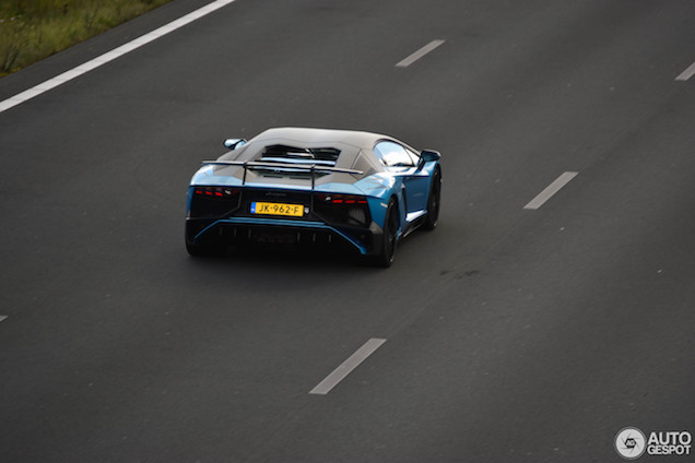 Spot van de dag: Lamborghini Aventador SV op de snelweg