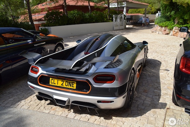 Gespot: Koenigsegg One:1 in goed gezelschap